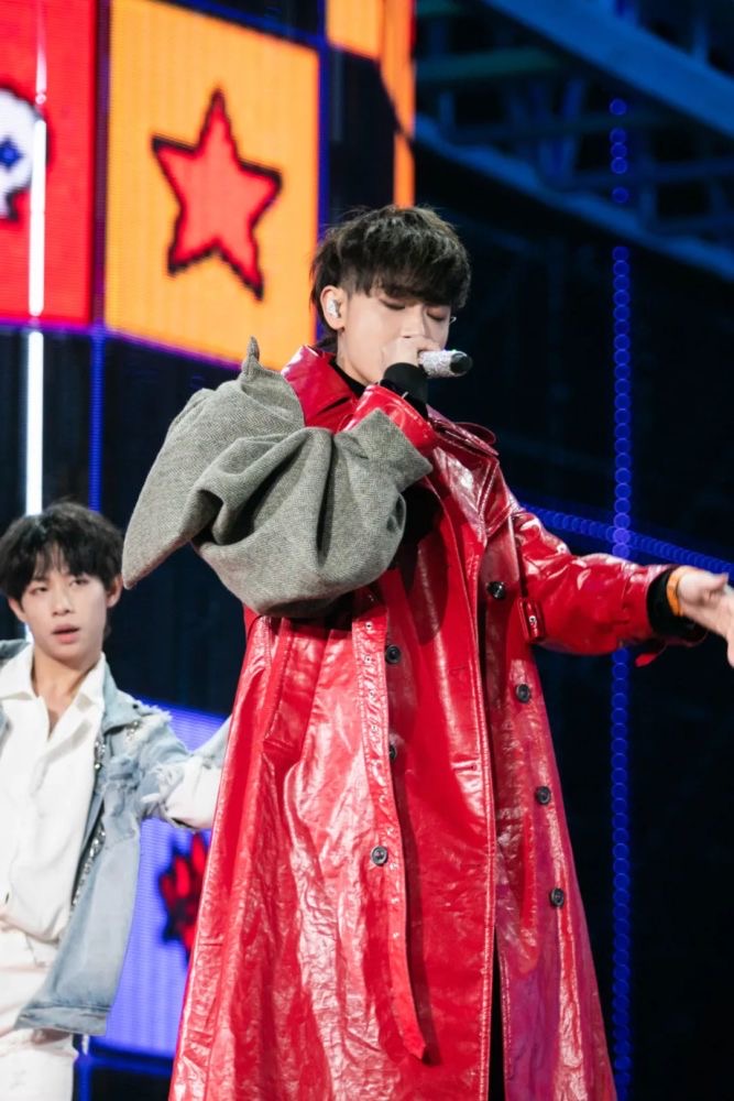 “青春同心,乘风破浪” 湖南卫视跨年演唱会圆满落幕