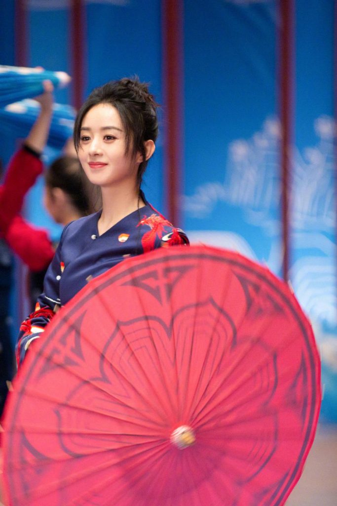 赵丽颖国风大片曝光 手拿折纸伞造型惊艳