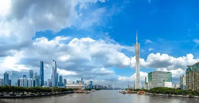 “最近有点愁,凭300万在广州能选的房子好像也不多了…”