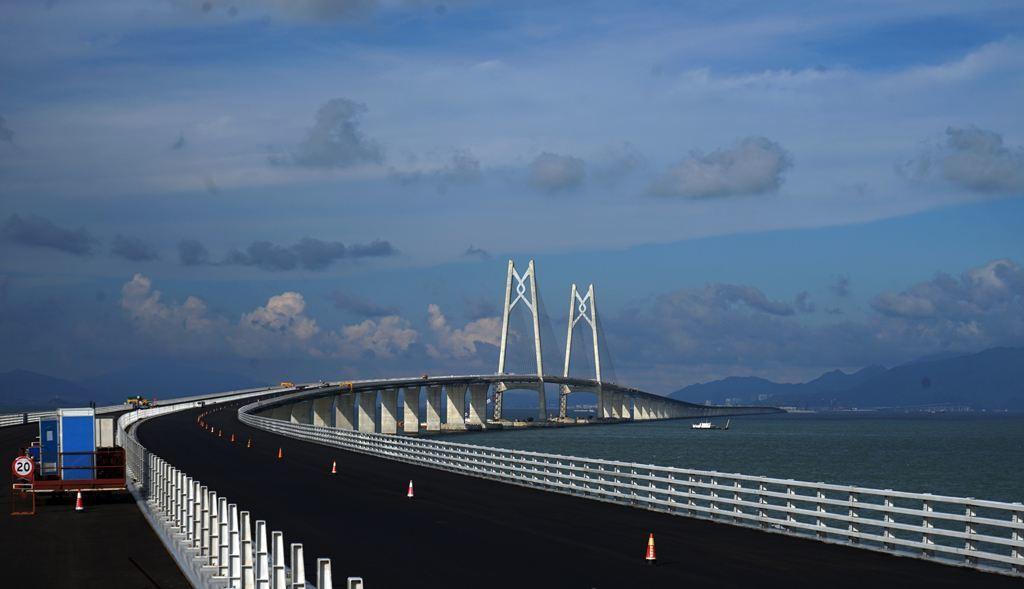 2022年底粤港澳大湾区 以三大核心形成一小时交通圈