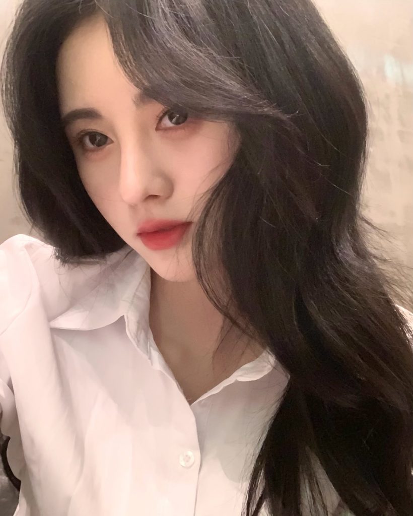 美少女！鞠婧祎怼脸自拍肤白唇红清纯动人