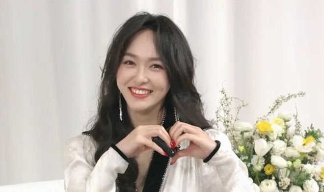唐嫣分享女儿近况幸福满满 透露女儿兴趣广泛
