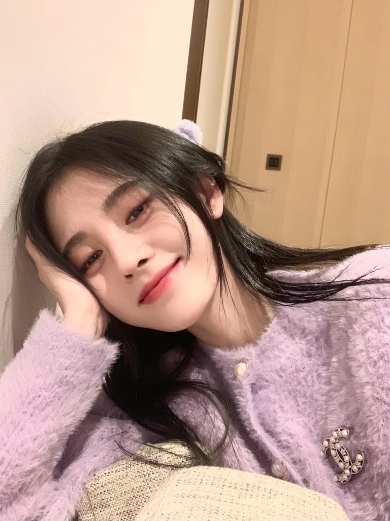 美少女！鞠婧祎怼脸自拍肤白唇红清纯动人