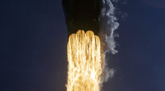原因公布！SpaceX助推器回收失利因发动机外壳被冲出孔洞