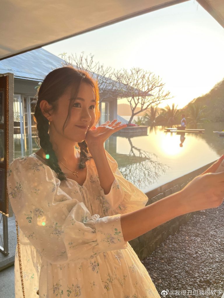 张子萱晒老公视角照 高调秀恩爱:永远爱下去