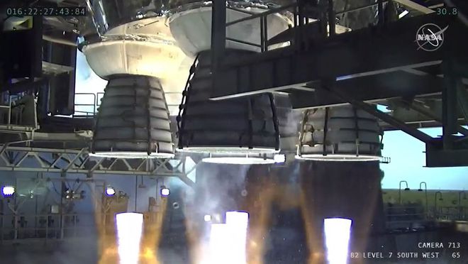 NASA成功完成SLS运载火箭发动机八分钟热火测试