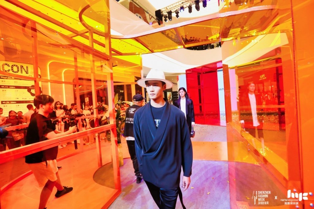 海雅缤纷城春夏时装周启幕 演绎ICON新时尚