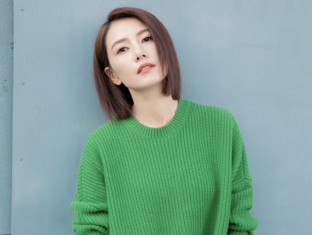 高圆圆穿绿色针织衫 清爽短发演绎女神范