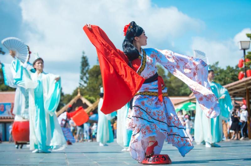 着华服赴盛宴，五一就来锦绣中华华服秀典——五一节网络购票早鸟特惠149元