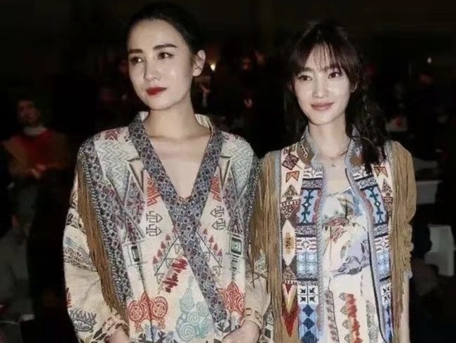 宋佳和王丽坤的合影火了