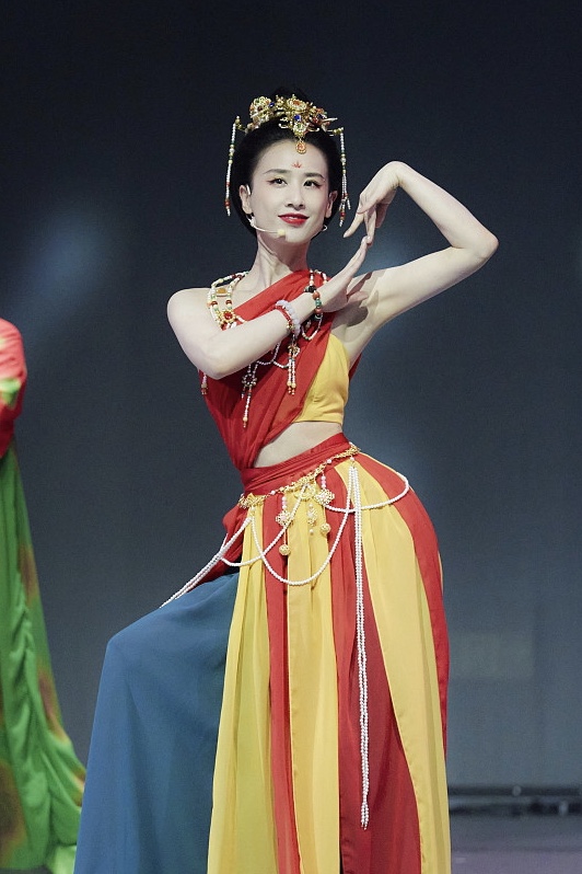 黄圣依古风造型曝光 轻歌曼舞绝美倾城