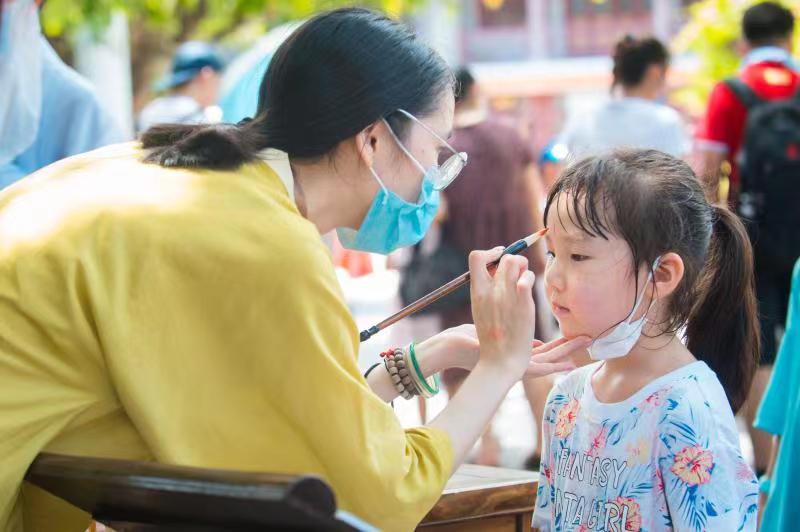 来锦绣中华过传统端午节 一起玩民俗赛龙舟