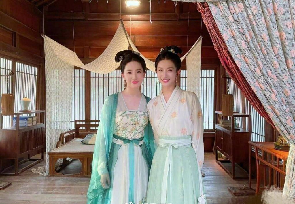 刘亦菲陈晓合作古装剧 俊男美女气质出众