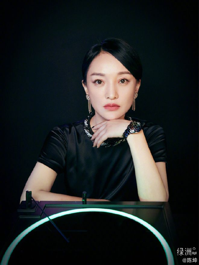 神仙友谊！陈坤晒周迅大片 夸赞“像光一样美”