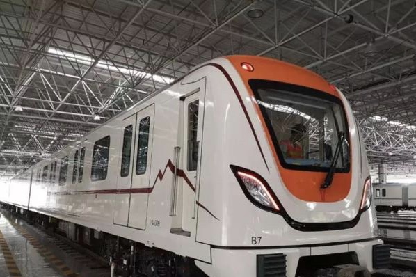 广州再建地铁，全线设有19个站点，串联四个城区