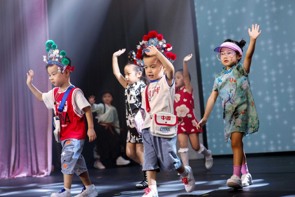 潮起中国MEIYI SHOW——第十四届MEIYI英皇国际幼儿园毕业典礼