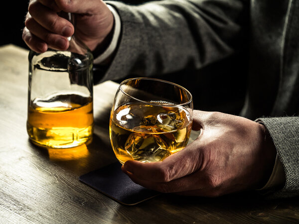 研究称喝酒增高患癌风险！若无法避免喝酒，怎么喝才更安全？