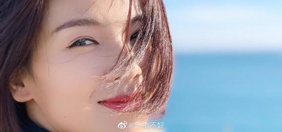 好着呢！王珂晒刘涛美照为其庆生：梦里花落知多少