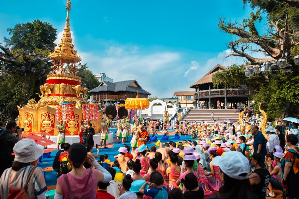 7月9日,锦绣中华第26届泼水狂欢节冰爽开泼——夜场门票特惠29.9元起