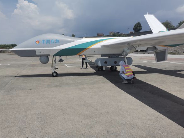 驰援河南 “翼龙”化身空中移动“基站”