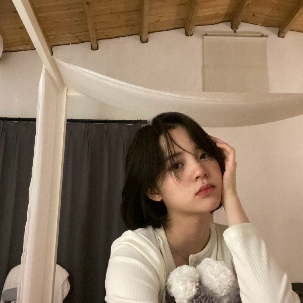 欧阳娜娜短发超清爽 嘟嘴卖萌纯欲感十足