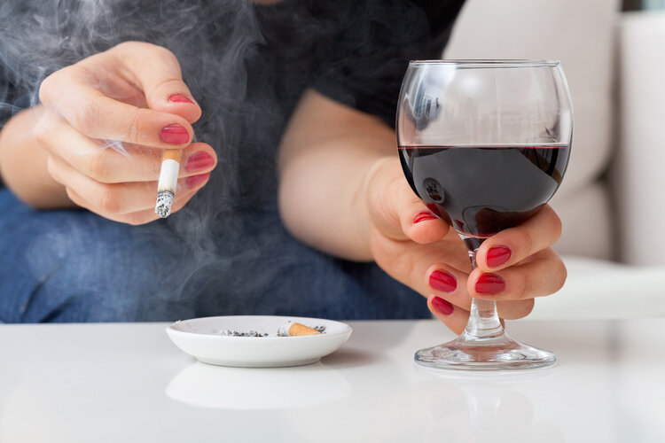 电子烟更健康？医生提醒：防范“上头”电子烟，小心染上毒瘾