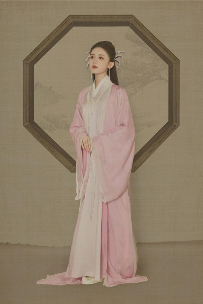 娜扎周芷若扮相曝光 穿紫衣韵味十足