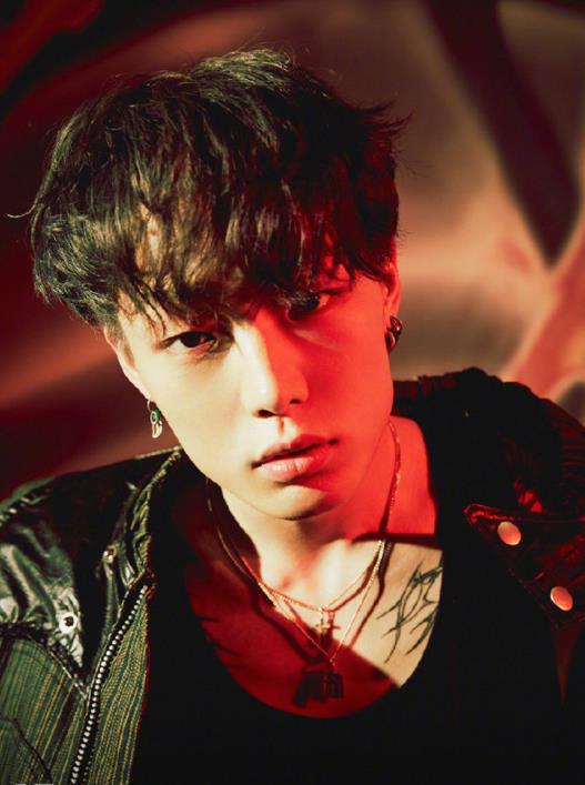 IKON成员金知元Bobby宣布结婚 还称9月当父亲