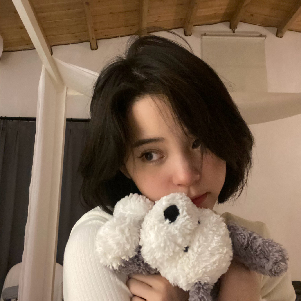 欧阳娜娜短发超清爽 嘟嘴卖萌纯欲感十足