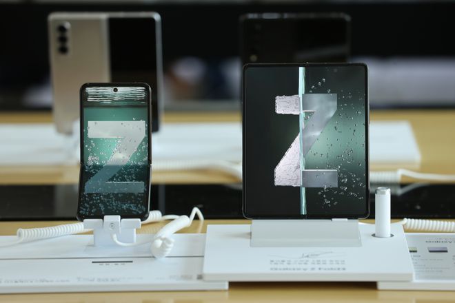 三星新款可折叠智能手机预购强劲 总订单有望达到80万部