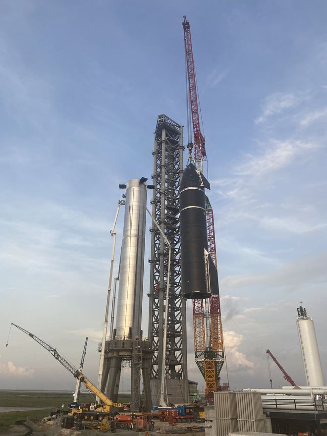 星际飞船拼装成功，高120米，马斯克：梦想成真