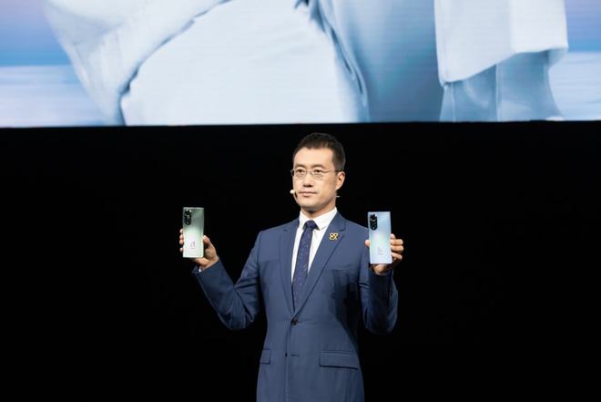 华为发布nova9系列，鸿蒙+骁龙组合，售2699元起