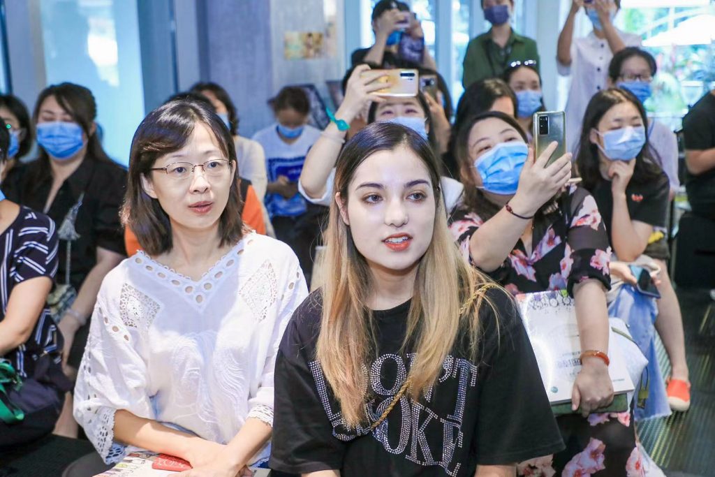让诗词插上合唱的翅膀——《中华田园诗歌——老锣龚琳娜合唱作品集》新书与专辑分享会