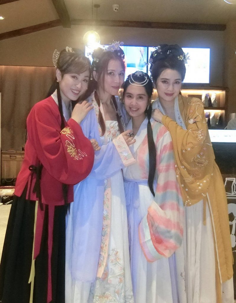 朱茵蔡少芬洪欣陈法蓉穿汉服合影 姐妹情深