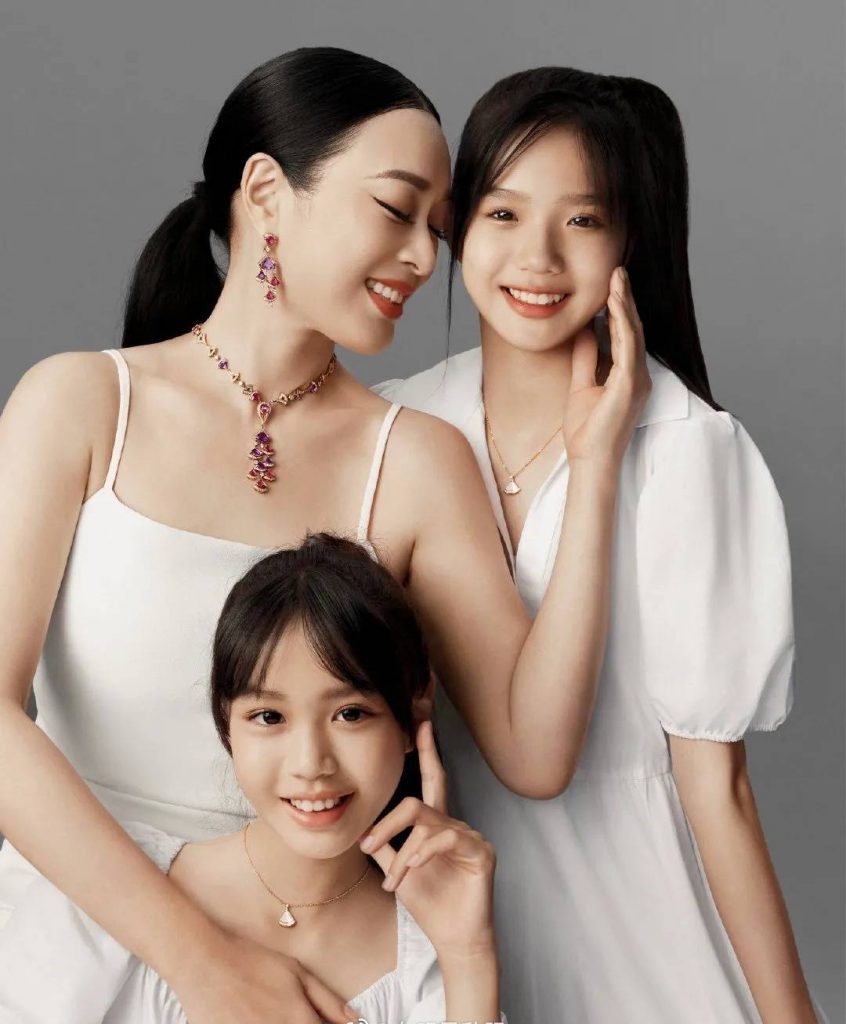 钟丽缇与女儿们合拍广告 母女三人十分养眼