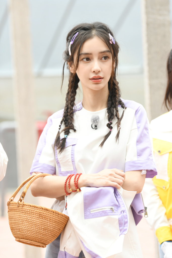 杨颖香芋紫造型温柔似水甜度满分