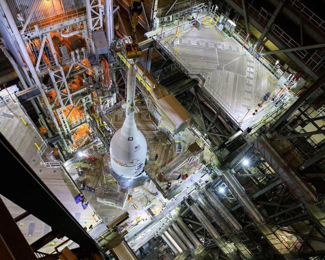 NASA下一代巨型火箭拟在2022年发射升空，将首次配备新型“猎户座”太空舱