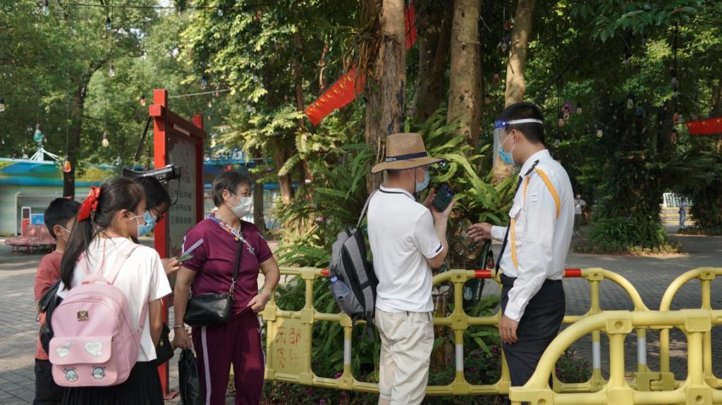 文明安全出游 深圳东部华侨城节庆氛围浓厚