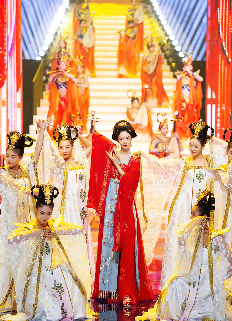 古典美人！金晨盛唐霓裳羽衣舞美翻天