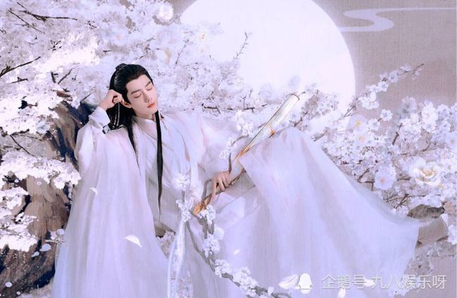 《玉骨遥》再添新路透，红衣“时影”太惊艳，粉丝喊话：能不能明天播