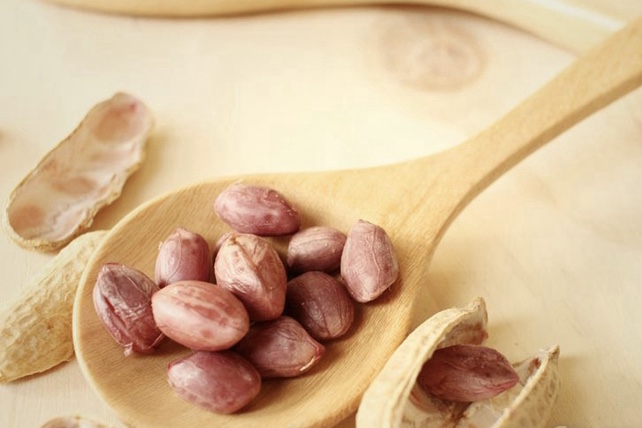 锻炼、节食减肥？其实吃花生就能达到目的，别费劲了