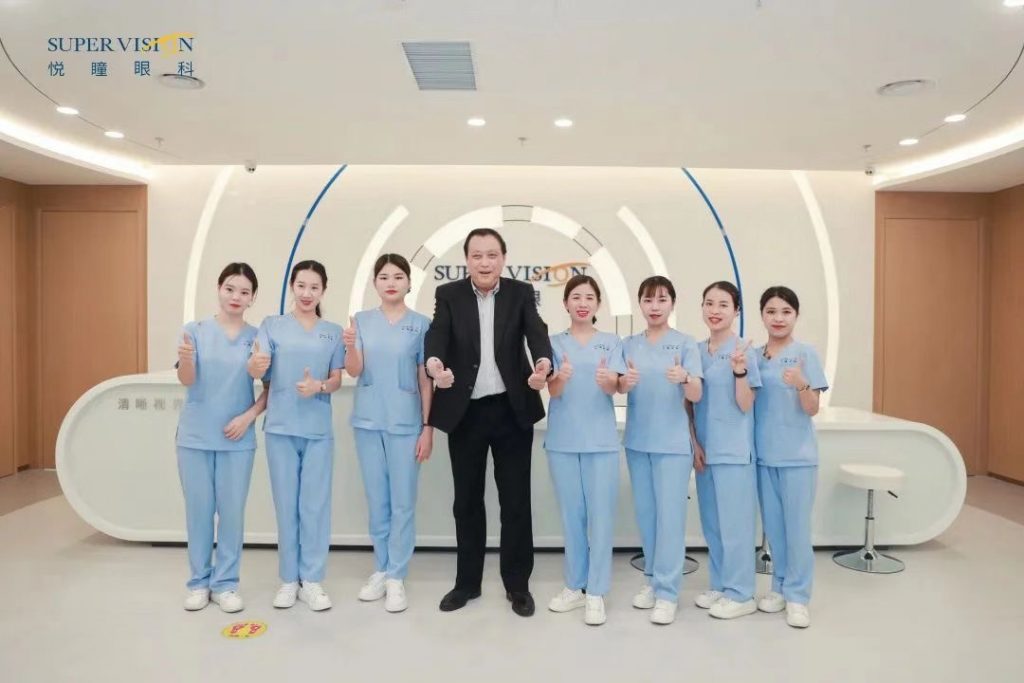 “陪你一起·看清未来”深圳悦瞳眼科盛大开诊 携手奥运冠军杨威,启动“关爱少儿近视防控”公益活动