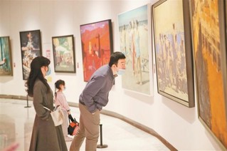 “奋进粤港澳大湾区”作品展在深圳开幕