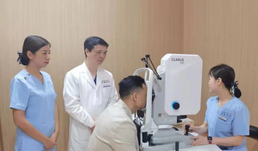 “陪你一起·看清未来”深圳悦瞳眼科盛大开诊 携手奥运冠军杨威,启动“关爱少儿近视防控”公益活动