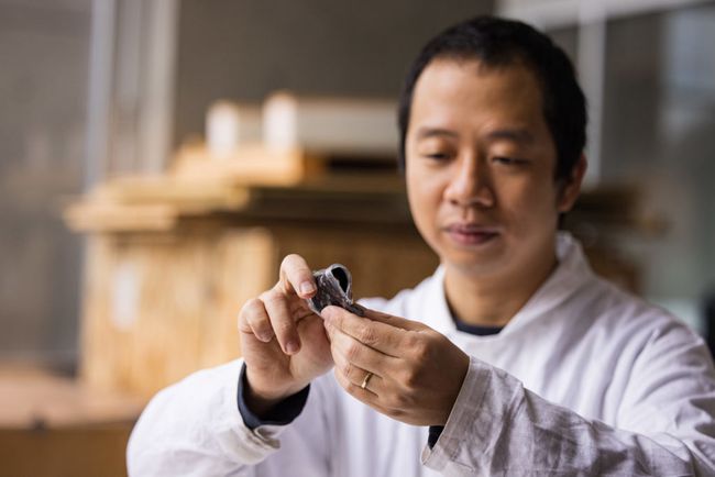 科学家研发出了“超薄”伸缩电池，你甚至可以直接水洗