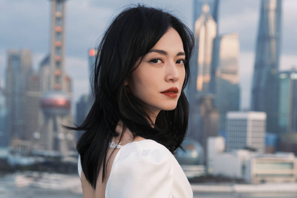 姚晨一袭白色长裙尽显曼妙身姿