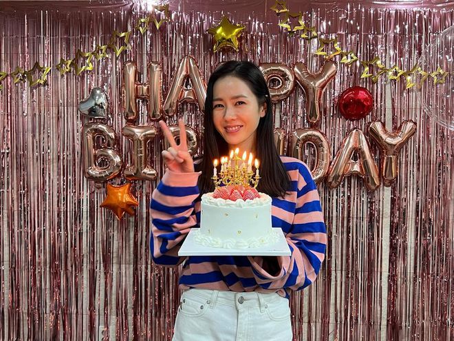 孙艺珍晒40岁庆生照被嫌老了 小S力挺：明明很漂亮