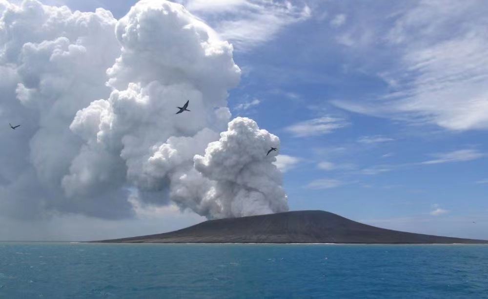 汤加海底火山再次喷发 驻大阪总领馆提醒中国公民防范海啸灾害