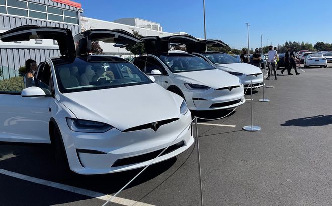 特斯拉新款Model X交付时间再度推迟至7月 
