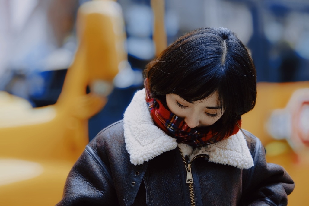 沈月晒美照 甜笑展现日系少女气息 